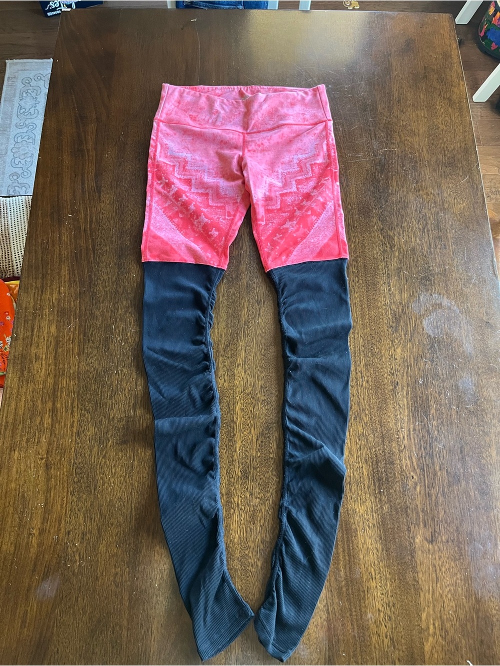ALO Yoga leggings women’s size small